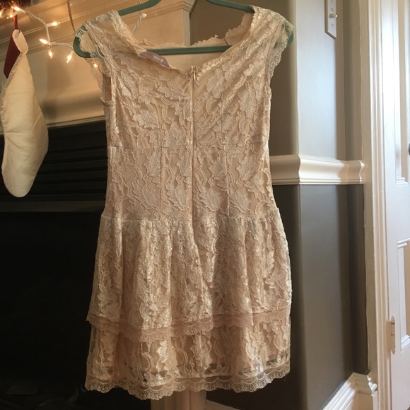 Size 4 Cream Lace Dress - Picture 3 of 5
